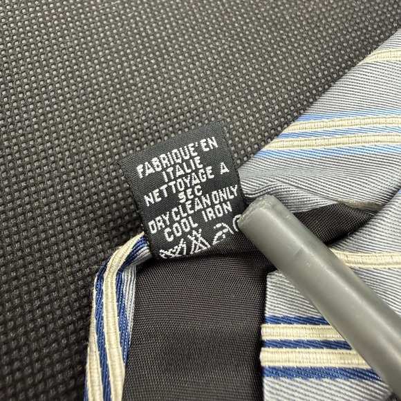 Hugo Boss 100% Silk Tie Gray Blue Striped Made in Italy NWT $95 - Picture 9 of 12